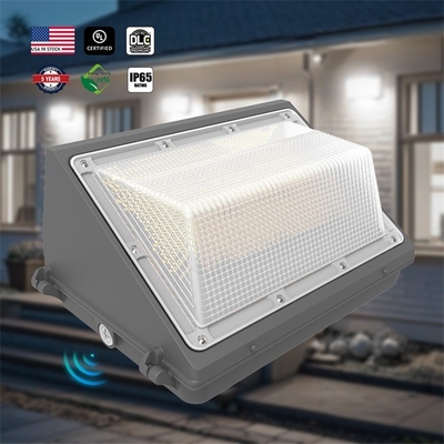 DLC UL উচ্চ মানের 120W বহিরঙ্গন জলরোধী LED ওয়াল প্যাক হালকা অ্যালুমিনিয়াম শরীর সার্টিফিকেশন গার্ডেন স্ট্রিট জন্য Pohotocell